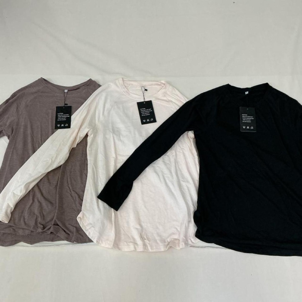 Brand new with tags long sleeve‎ essential tees